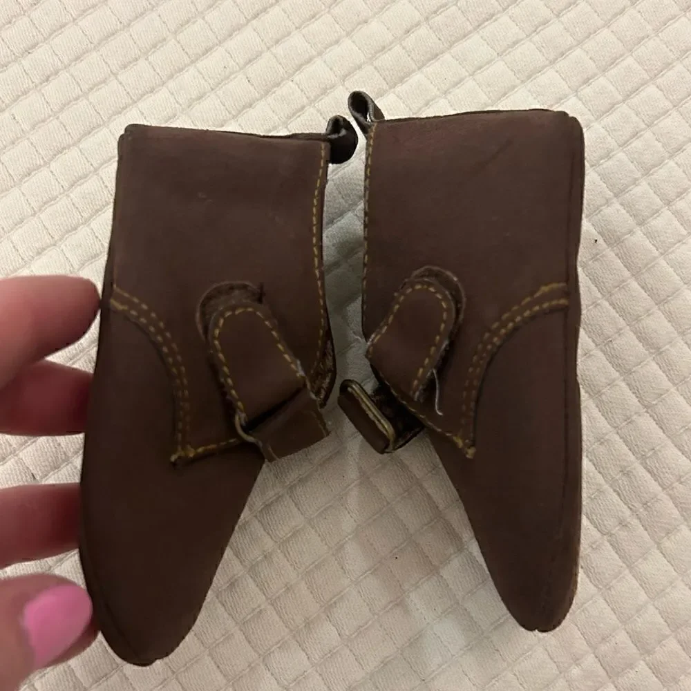 gap infant 6-12 month baby brown boots pull on Velcro close sueded feel EUC